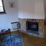 Au Pied De La Tour Nyaraló Martigny