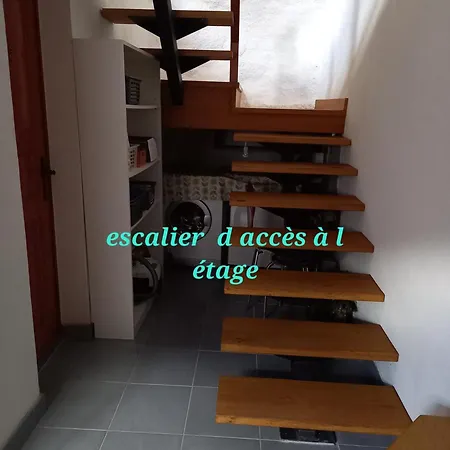 度假居 Au Pied De La Tour