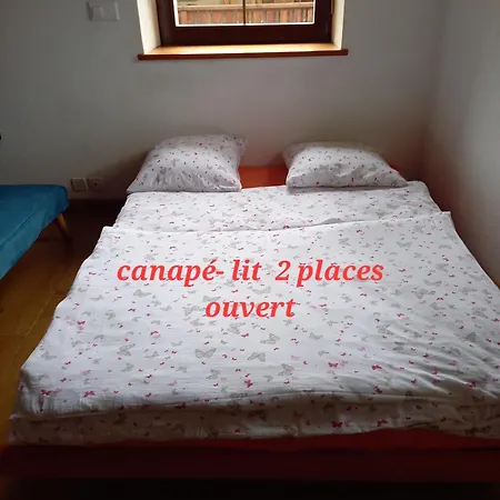 Au Pied De La Tour Martigny