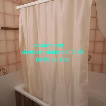 Au Pied De La Tour * Martigny