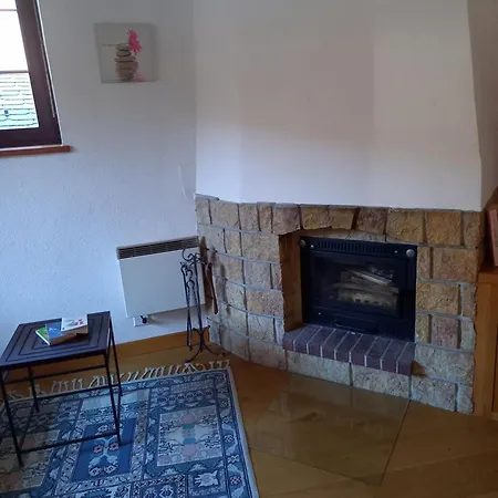 Au Pied De La Tour Feriehus Martigny